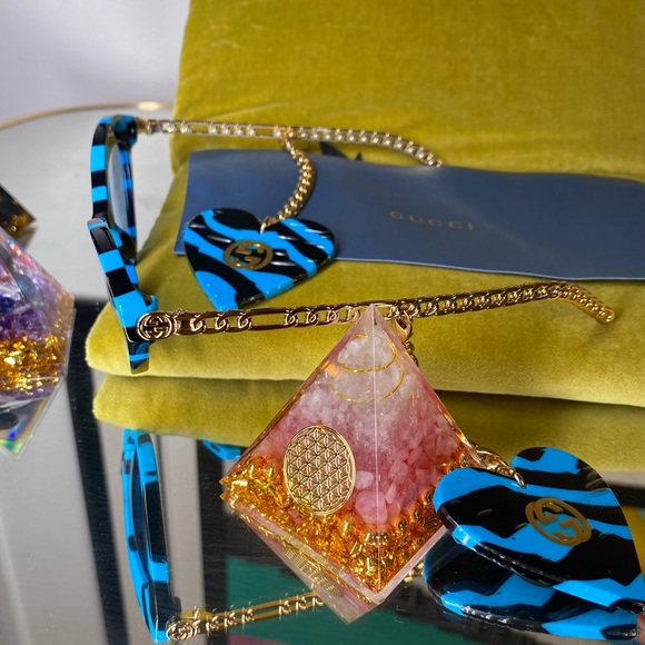 SUPER RARE Cat-Eye Blue & Black Gucci Heart Shades - Picture 3 of 13